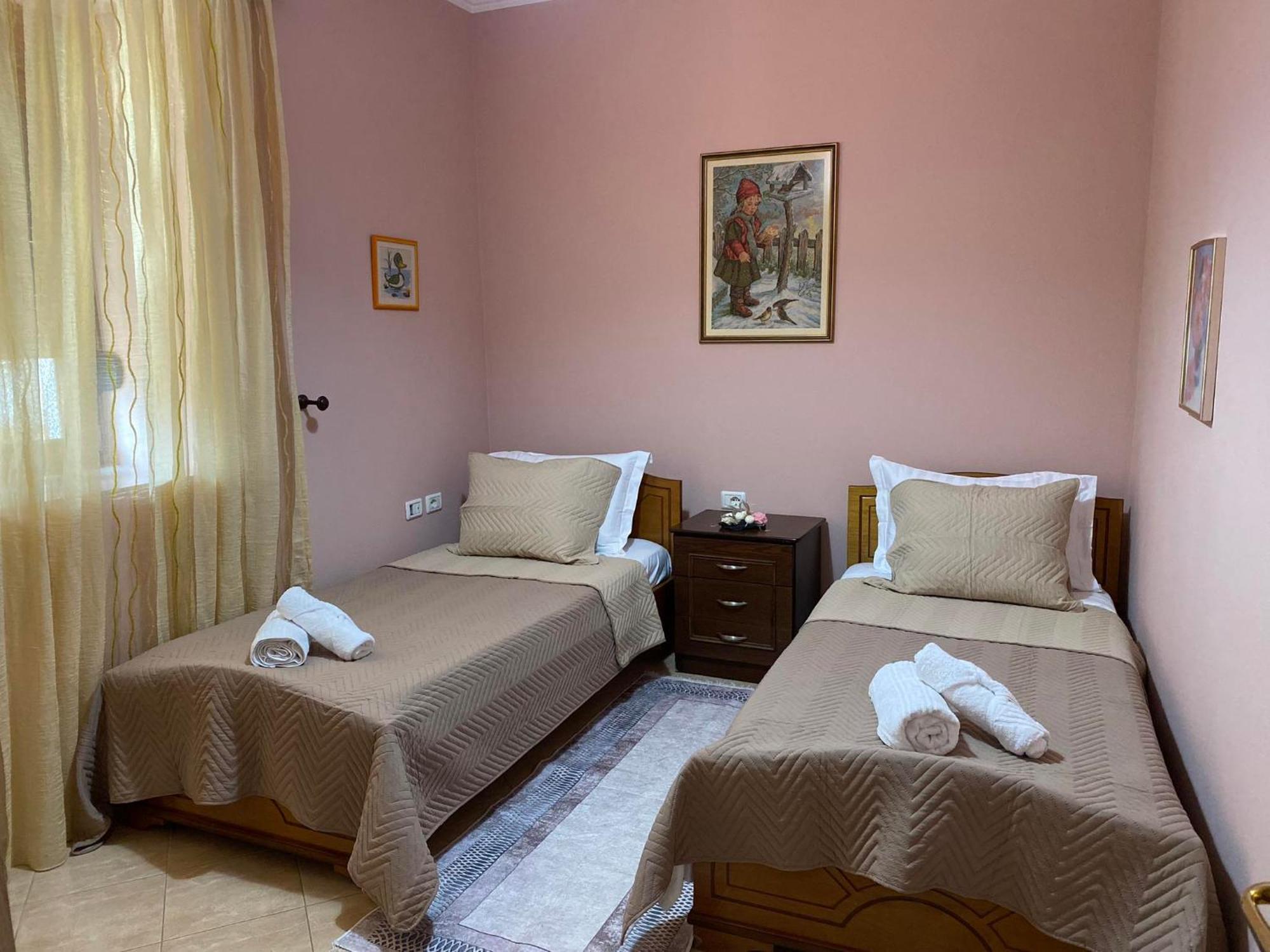 Guest House Persa Gjirokaster Ngoại thất bức ảnh